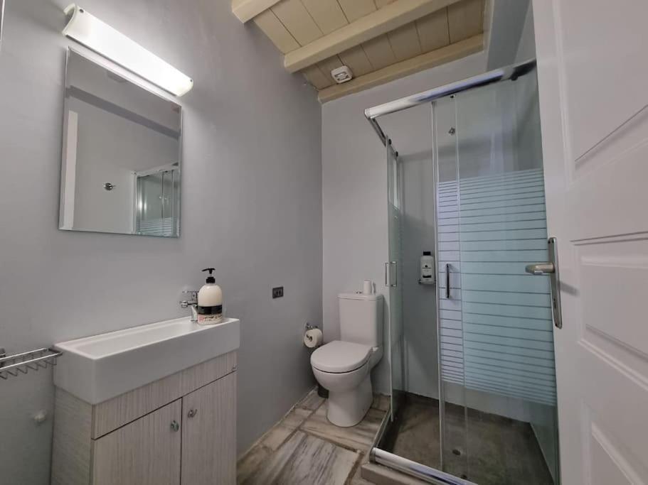 Beachfront 2Br Apartment - Free Parking Λιβάδι Εξωτερικό φωτογραφία