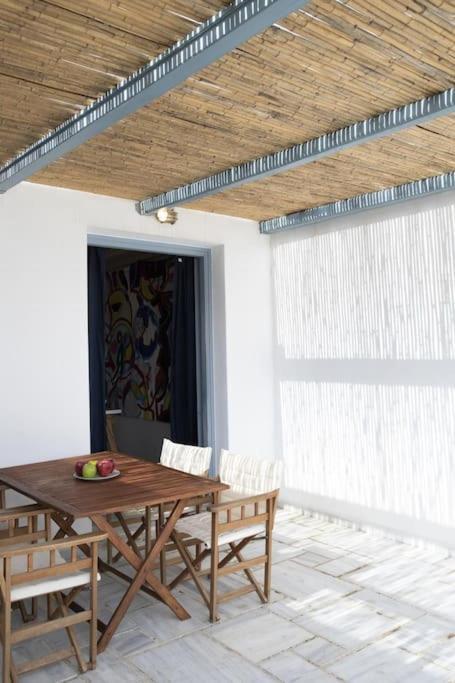 Beachfront 2Br Apartment - Free Parking Λιβάδι Εξωτερικό φωτογραφία